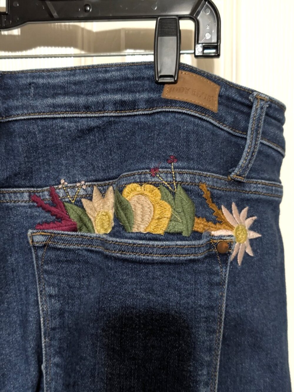 Judy Blue Floral Patched Distressed Boyfriend Jean Size 20W Medium Wash Retro - Picture 5 of 7